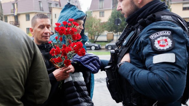 Antakalnyje – vyras su Georgijaus juostele sulaukė policijos dėmesio