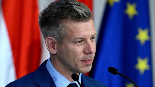 Vengrija išsirinko naują premjerą: V. Orbano erą keičia proeuropietiškas P. Magyaras