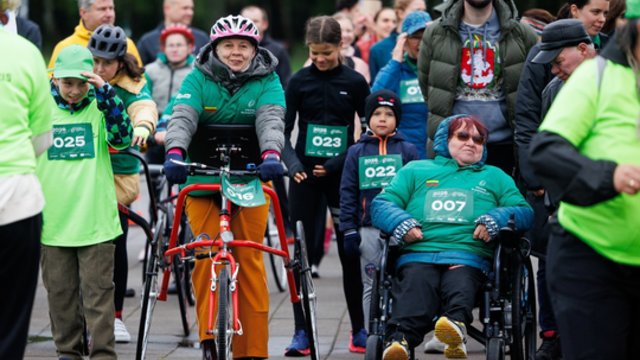 Vingio parke – ypatingas renginys: „Kartu – vienu ratu“ subūrė bendruomenę palaikyti sportininkų