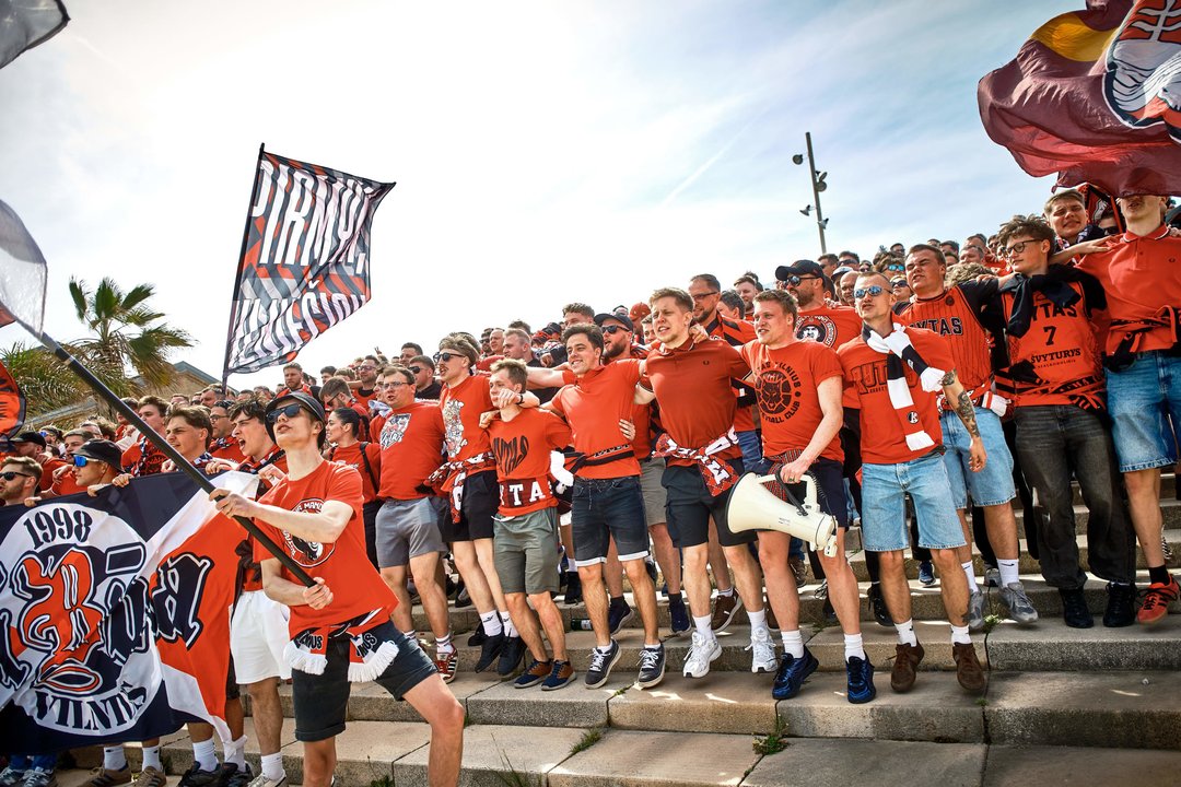 Prieš finalą „Ryto“ fanai pradėjo eiseną su žinute „Žalgiriui“