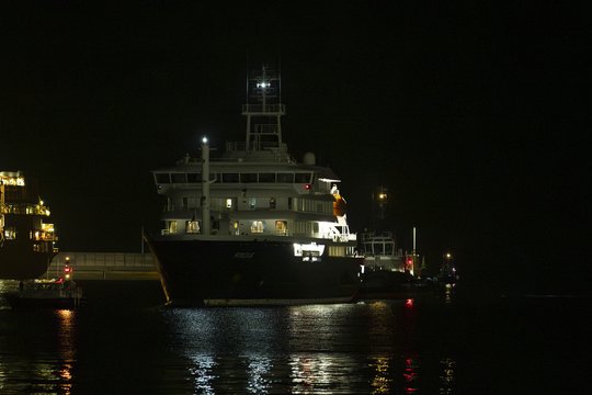 Mirtinas viruso protrūkis kruiziniame laive: „Hondius“ keleiviai evakuojami prie Tenerifės krantų