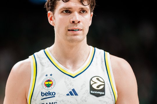 Šaro auklėtinis atsisakė milžiniškos pinigų sumos, kad liktų „Fenerbahce“ komandoje