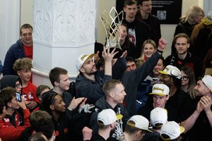 Oro uoste – dar vieni apdovanojimai: medalis buvo įteiktas sostinėje paliktam „Ryto“ krepšininkui