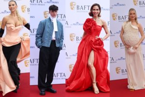 Londone praūžė prestižiniai BAFTA televizijos apdovanojimai: ant kilimo – išsipuošęs pasaulio elitas