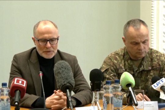 Po incidentų su dronais atsistatydina Latvijos gynybos ministras: sako, kad taip nori apsaugoti kariuomenę