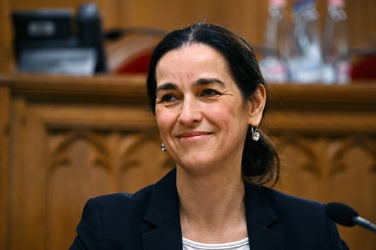 Mokosi iš klaidų: Vengrija pareiškė nebenaudosianti veto teisės ES šantažui