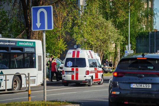 Nelaimė Panevėžyje – autobusas pervažiavo ir mirtinai sužalojo moterį