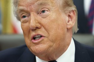 D. Trumpas teigia ketinantis aptarti JAV ginklų pardavimą Taivanui su Kinijos prezidentu