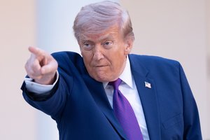 Dėl D. Trumpo sukelto neapibrėžtumo buvęs NATO vadovas ragina kurti naują demokratinį aljansą