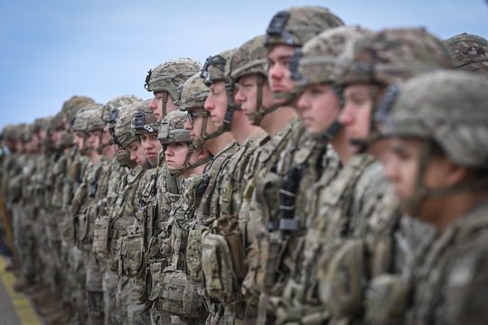 Užsiminė apie naują Aljansą, kuris pakeistų NATO: jame – JAV nėra