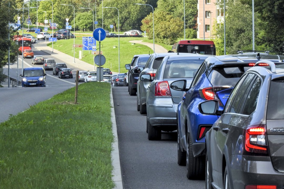 Judrioje sostinės vietoje leisis sraigtasparnis: įspėja dėl eismo ribojimų, gali vėluoti viešasis transportas
