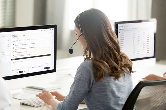 Kodėl klientai išeina tyliai: 5 kritinės aptarnavimo klaidos, kurios verslams kainuoja tūkstančius