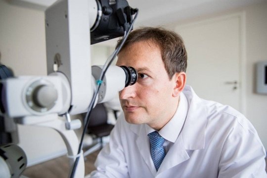 Regėjimas silpsta nepastebimai: gydytojai įspėja, kada tai gali būti katarakta