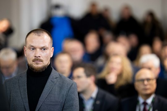 Kontrabandą gabenusio bėglio nužudymu kaltinamo pasieniečio byloje apklausti keturi liudytojai