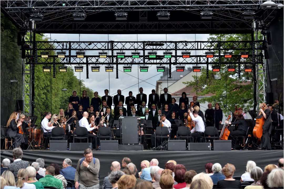 Atminties ir muzikos popietė Kaune: Romo Kalantos aukos įprasminimas Miesto sode