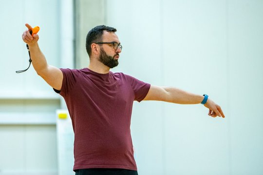 Atgimusi moterų tinklinio rinktinė pirmąjį išbandymą pasitinka vedama specialisto iš Lenkijos