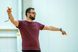 Atgimusi moterų tinklinio rinktinė pirmąjį išbandymą pasitinka vedama specialisto iš Lenkijos