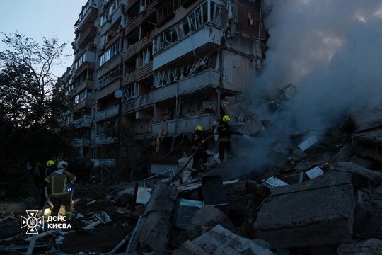 Karas Ukrainoje. Okupantai puolimo nestabdė ir naktį: visoje Ukrainoje aidėjo pavojaus signalai