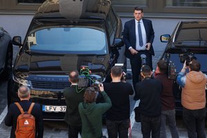 FNTT pareigūnų vizitas pas „aušriečius“: išsinešė kelias dėžes su dokumentais, policija – ir R. Žemaitaičio namuose