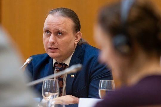 Su nusikaltimais prieš nepilnamečius susiję teismų nuosprendžiai greičiau pasieks vaiko teisių gynėjus