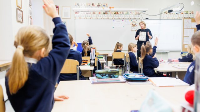 Į Aziją atsigręžusi Lietuva užsimojo skaitmeninti švietimą: paaiškino, kaip tai vyktų