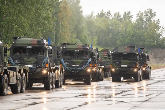 Kariuomenė paaiškino, kodėl šiomis dienomis galime pamatyti daugiau judančios karinės technikos
