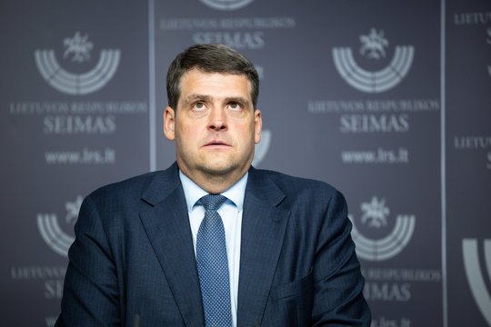 Neslepia, kad kratos nepakeis padėties koalicijoje: „Siutina socialdemokratų nesugebėjimas“