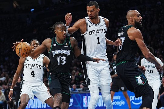 „Spurs“ žengė į Vakarų konferencijos finalą