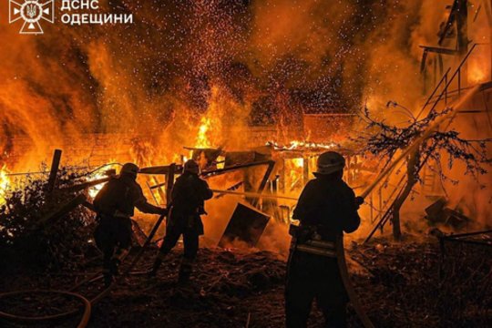 Karas Ukrainoje. Maskvos srityje – galingos Ukrainos dronų atakos: į orą kilo milžiniški dūmų kamuoliai