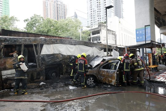 Nelaimė Tailande: mieste traukiniui susidūrus su autobusu, žuvo mažiausiai 8 žmonės