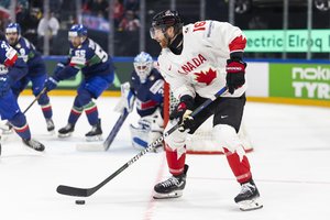 Pasaulio ledo ritulio čempionate galingiausiai žengia Kanada ir suomiai