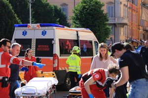 Drama Italijoje: į pėsčiuosius įsirėžęs vairuotojas pasirodė su peiliu rankoje