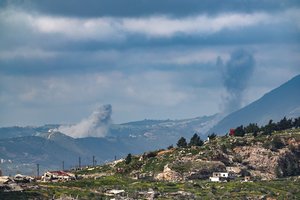 Izraelis atakuoja Libaną, „Hezbollah“ kalba apie aklavietę derybose