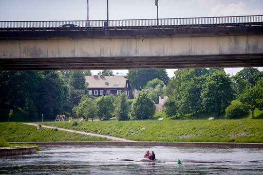 Prie Neries Kaune – du nerimo signalai, skubėjo tarnybos