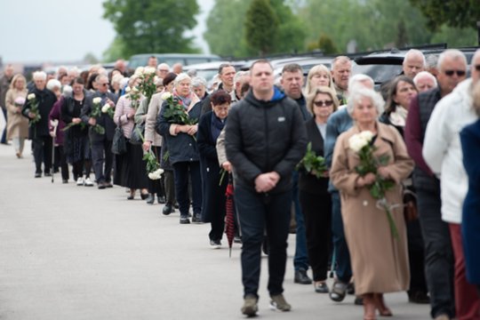 N. Venckienės ir D. Kedžio tėvai atgulė į amžinojo poilsio vietą Garliavoje