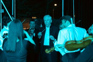 „Teleduetas“ pristato jau dešimtą dainą: dirigavo pats G. Rinkevičius