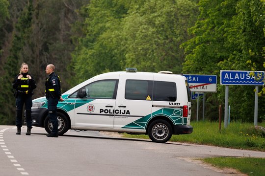 Naujausia informacija apie Utenos rajone nukritusį droną: sprogmenys neutralizuoti, gyventojai gali grįžti į namus