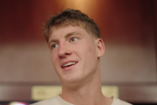 Pažintis su sporto sale, kurioje užaugo K. Jakučionis: kaip Antakalnio gimnazija ugdo krepšinio talentus?