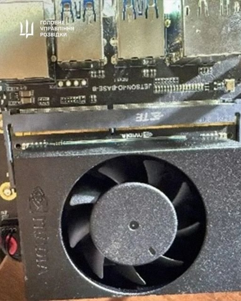 „Shahed-136“ („Geran-2“) viduje rastas „NVIDIA Jetson Orin AI“ kompanijonas kompiuteris.<br> Ukrianos Gynybos žvalgybos nuotr.