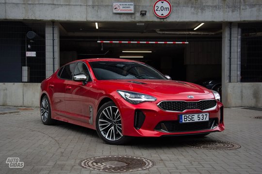 „Kia Stinger“ – modelis, turėjęs pralaužti ledus į premium segmentą