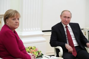Europos lyderiams – griežta A. Merkel kritika dėl karo Ukrainoje