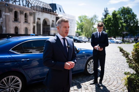 „Politico“: V. Zelenskio ir P. Magyaro susitikimas gali įvykti jau artimiausiais mėnesiais