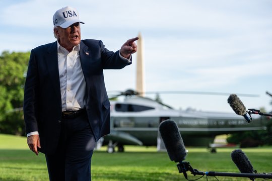D. Trumpui atidėjus karinį išpuolį – pokyčiai naftos kainų rinkose: nukrito iki 109 dolerių