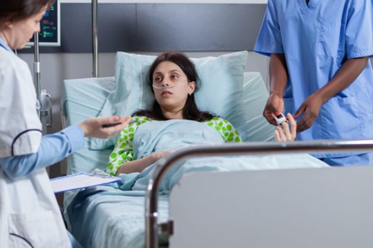 Nubudusi iš komos mergina paklausė, kur jos vaikai – ištiko šokas sužinojus, kad jų nėra
