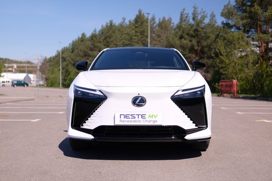 2026 m. „Lexus RZ“ testas: kokių atnaujinimų sulaukė ir kuo išsiskiria japoniškas „Premium“ klasės elektromobilis