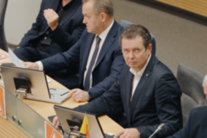 Teisėsaugai pradėjus tyrimą dėl „aušriečio“ A. Gedvilo – netikėtas jo šeimos sprendimas: likviduoja dvi įmones