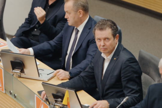Teisėsaugai pradėjus tyrimą dėl „aušriečio“ A. Gedvilo – netikėtas jo šeimos sprendimas: likviduoja dvi įmones