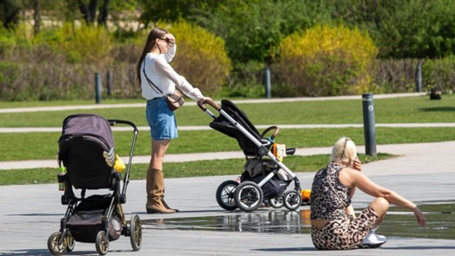 Iš sinoptikų – džiugios žinios: temperatūra šoktelės iki 23–24 laipsnių šilumos