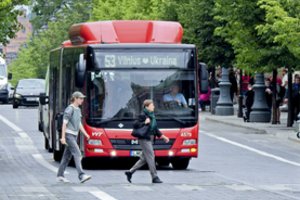 Vilniuje atkurtas viešojo transporto eismas – dėl oro pavojaus jis buvo visiškai sustabdytas