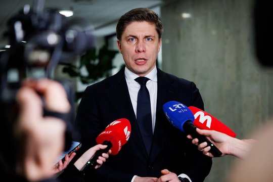 Praėjus oro pavojui – M. Sinkevičiaus reakcija